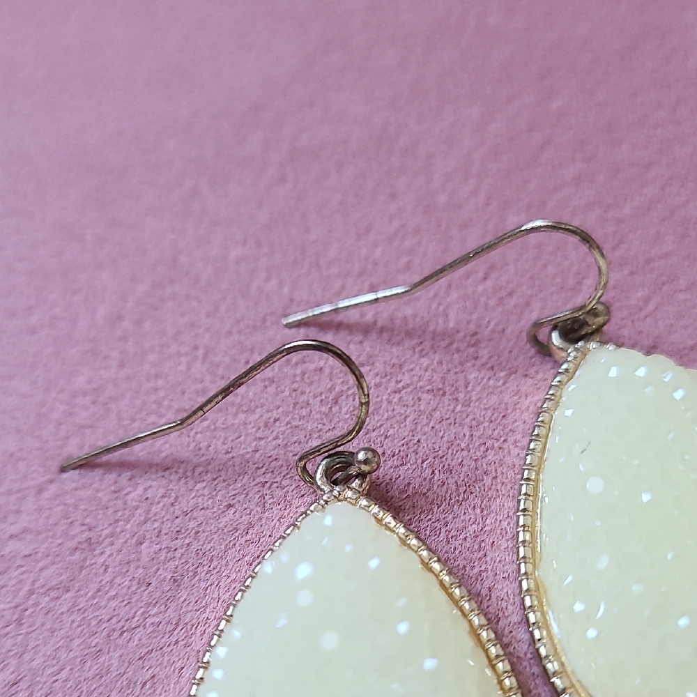 Elegant Gold And Cream Drop Earrings Set - Picture 5 of 12